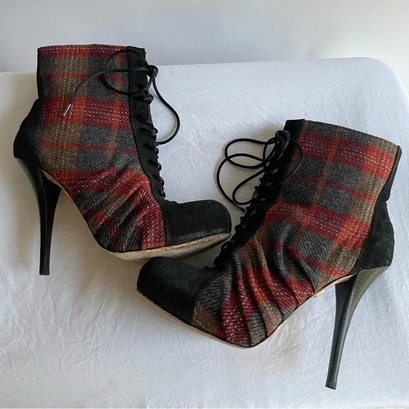 L.A.M.B. Stilleto booties heels plaid lamb sz 9 women’s red gray euc laceup heel - Picture 5 of 10